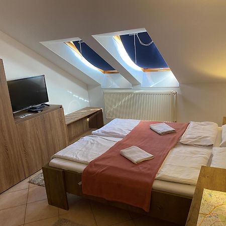 Haus Lucia Apartment Eger Ngoại thất bức ảnh