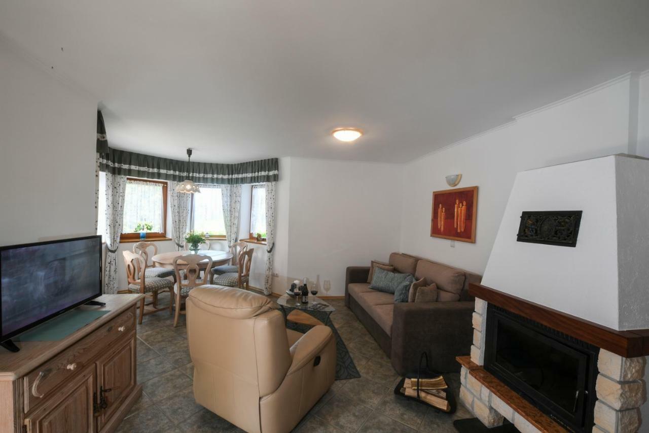 Haus Lucia Apartment Eger Ngoại thất bức ảnh