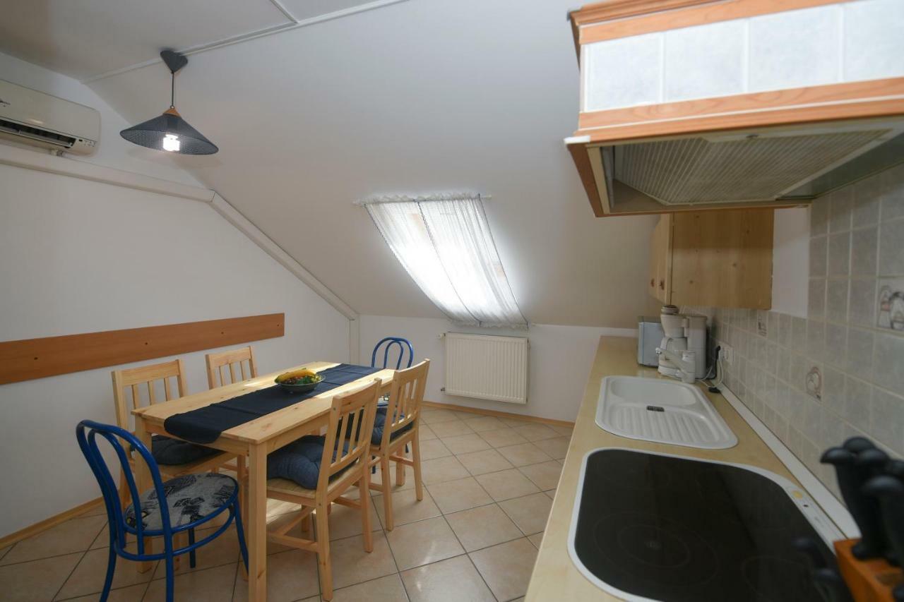Haus Lucia Apartment Eger Ngoại thất bức ảnh