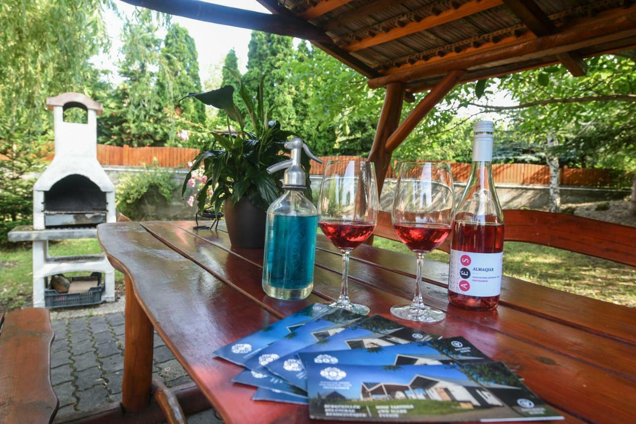 Haus Lucia Apartment Eger Ngoại thất bức ảnh
