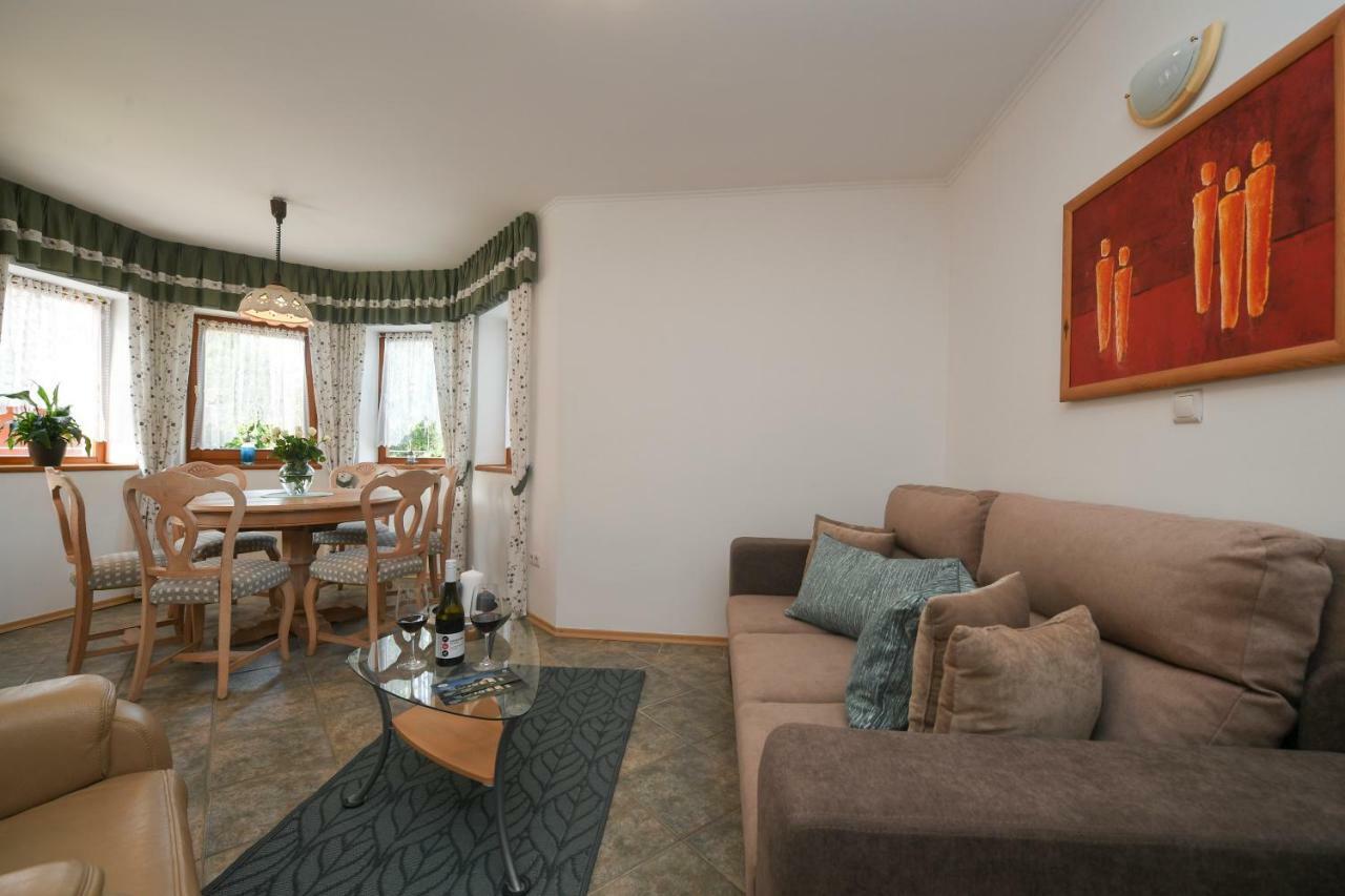 Haus Lucia Apartment Eger Ngoại thất bức ảnh