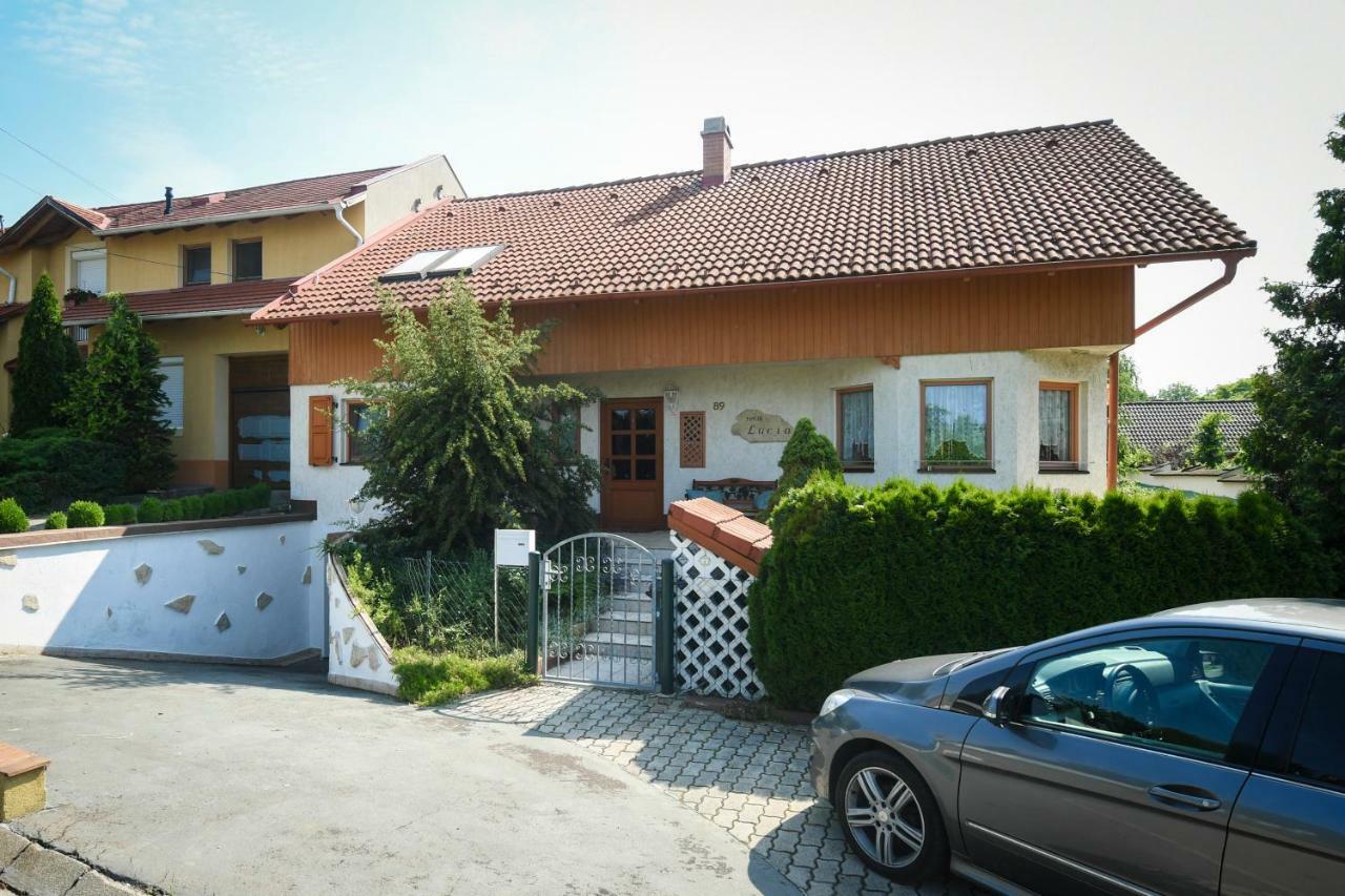 Haus Lucia Apartment Eger Ngoại thất bức ảnh